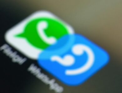 Comment WhatsApp associe la double coche bleue à la confirmation de lecture des messages